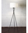 Uptown Stehleuchte E27 in Schwarz mit Weißem Lampenschirm - Nielsen Light