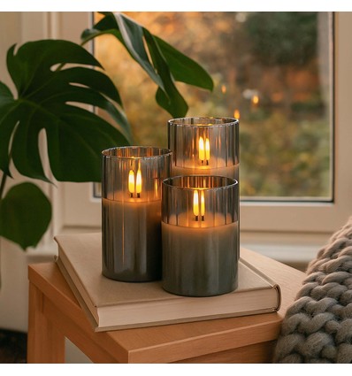 LED Stumpenkerzen Set in Rauchglas Ø7,5cm, 3 Stk., Flammen-Effekt - Inkl. Fernbedienung und Timer, 10/12,5/15cm hoch, Echtwachs