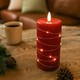 LED Stumpenkerze mit Lichterkette, 15cm hoch, Flammen-Effekt - Ø7,5cm, funktioniert m. Fernbedienung, Echtwachs, rot