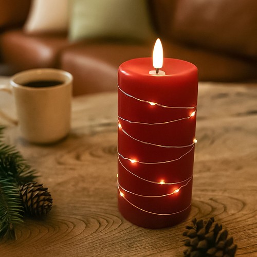 LED Stumpenkerze mit Lichterkette, 15cm hoch, Flammen-Effekt - Ø7,5cm, funktioniert m. Fernbedienung, Echtwachs, rot