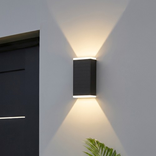 Solar-Wandleuchte, 2 Helligkeitsstufen - Warmweiß, 16x10cm, 3,7cm tief, IP44 Außen