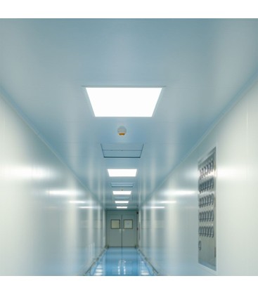 Ein flaches LED Panel installiert in einer modernen Büroumgebung.